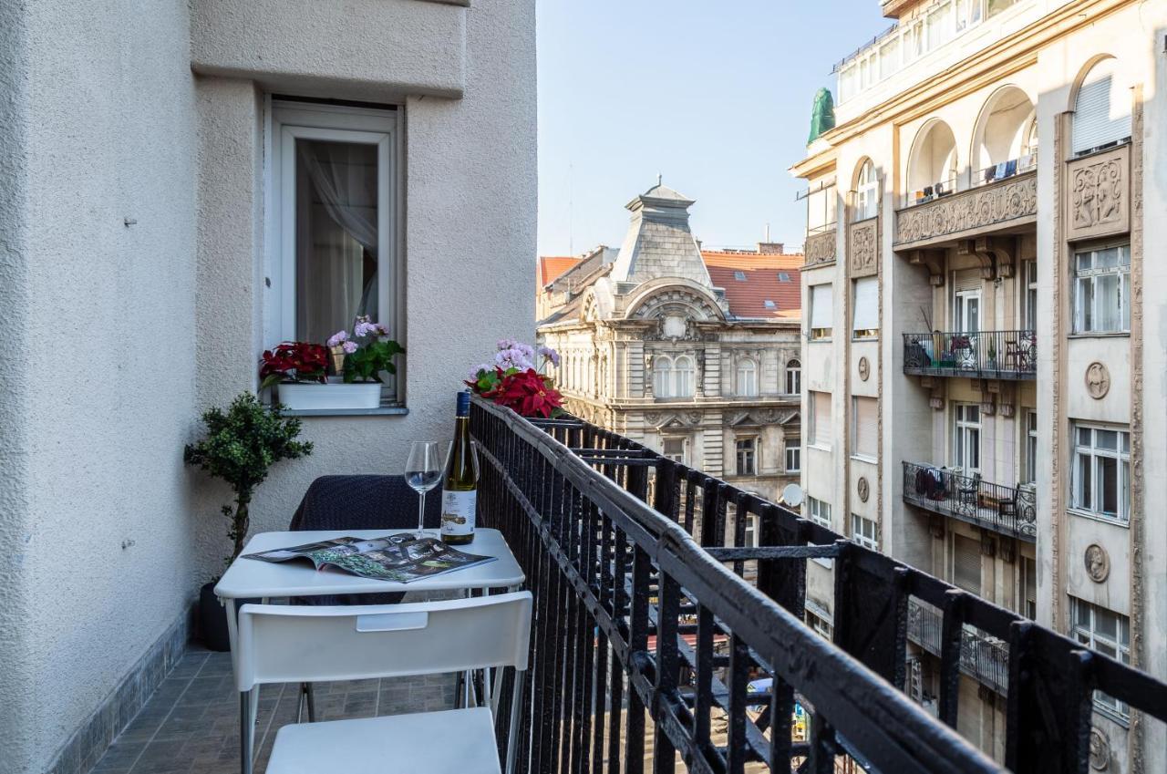 Luxury Downtown Home By Anna Budapeste Exterior foto