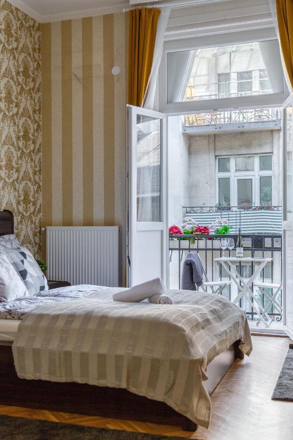 Luxury Downtown Home By Anna Budapeste Exterior foto