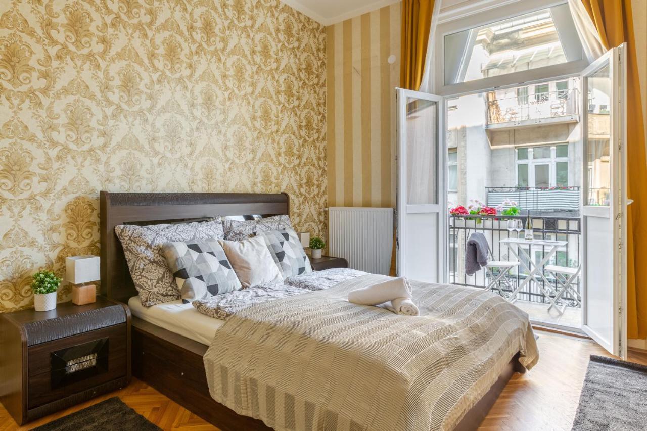 Luxury Downtown Home By Anna Budapeste Exterior foto