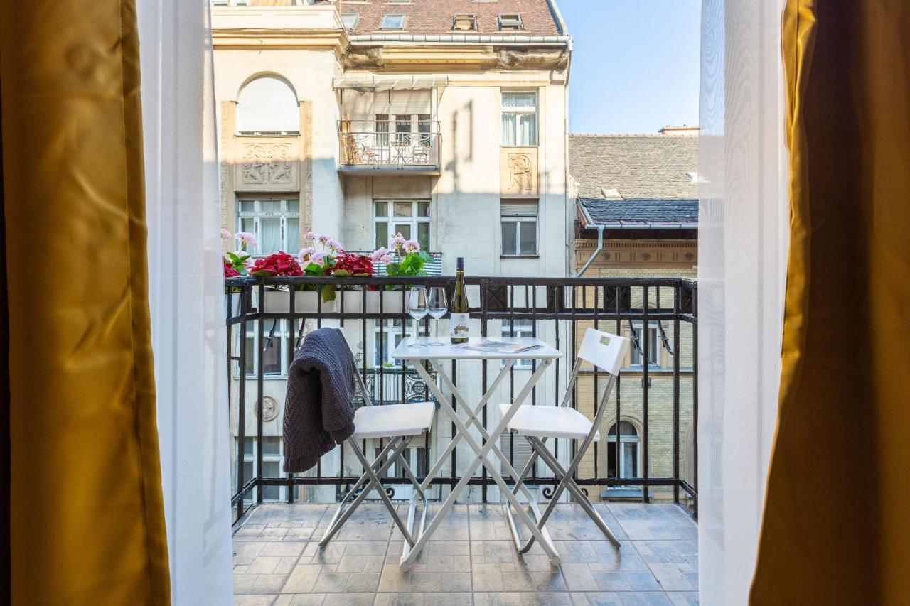Luxury Downtown Home By Anna Budapeste Exterior foto