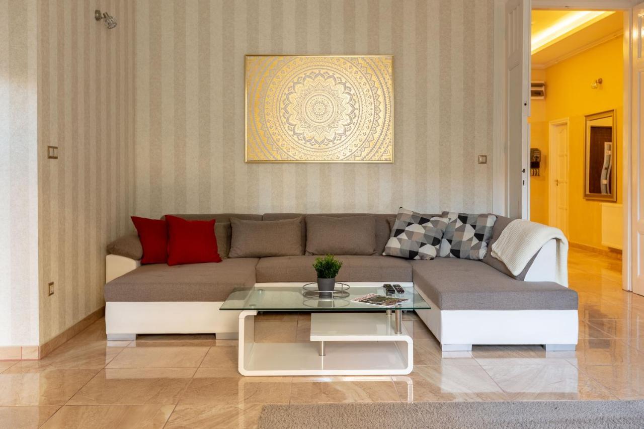 Luxury Downtown Home By Anna Budapeste Exterior foto
